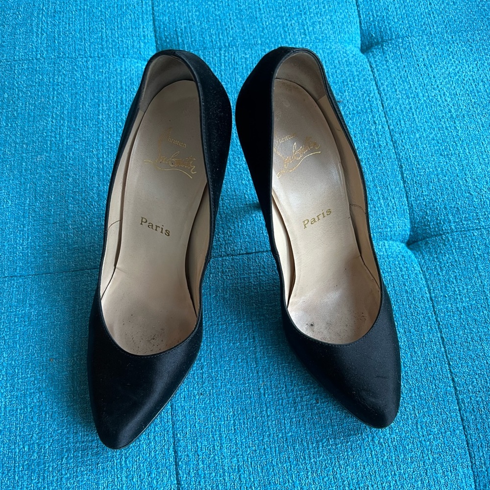 Christian Louboutin Silk Heels Pumps